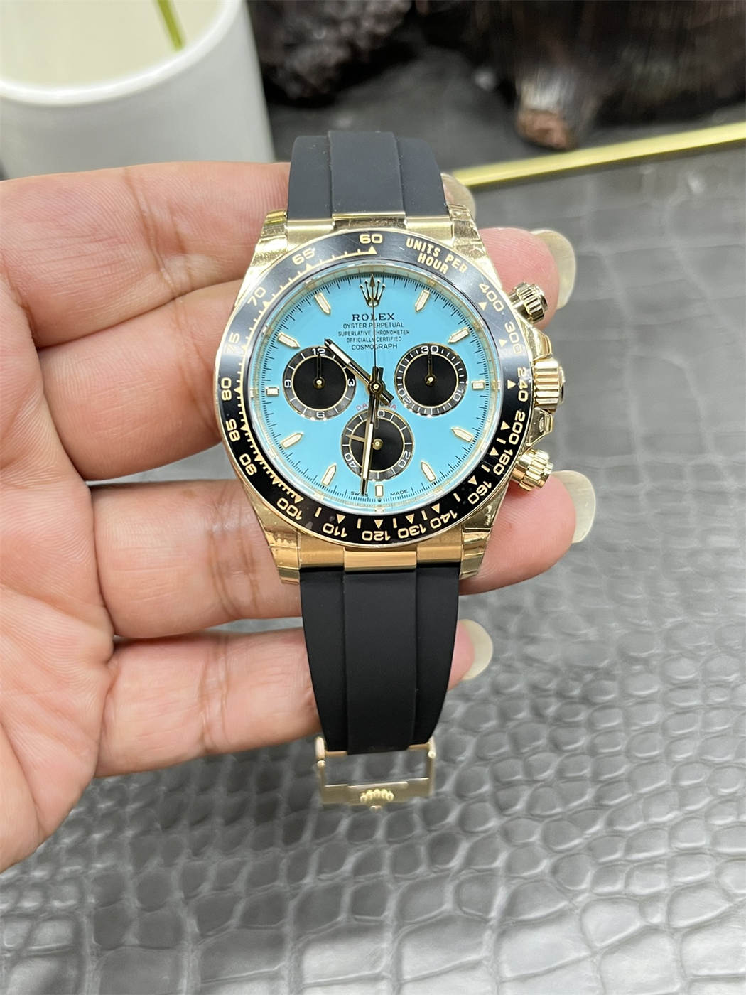 wc_upload_0001-194-1.jpg Rolex Daytona 126518LN Replica – Yellow Gold Oysterflex Chronograph - Image 1