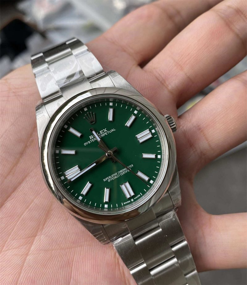 VS Factory Rolex Oyster Perpetual 41 Green Dial 134300-0004 Replica - Image 2