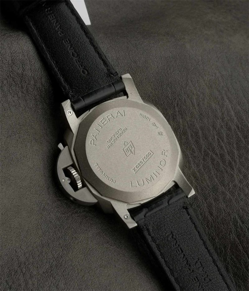 Panerai PAM01279 42mm Titanium Luminor GMT Blue Sunburst 1:1 Replica - Image 2