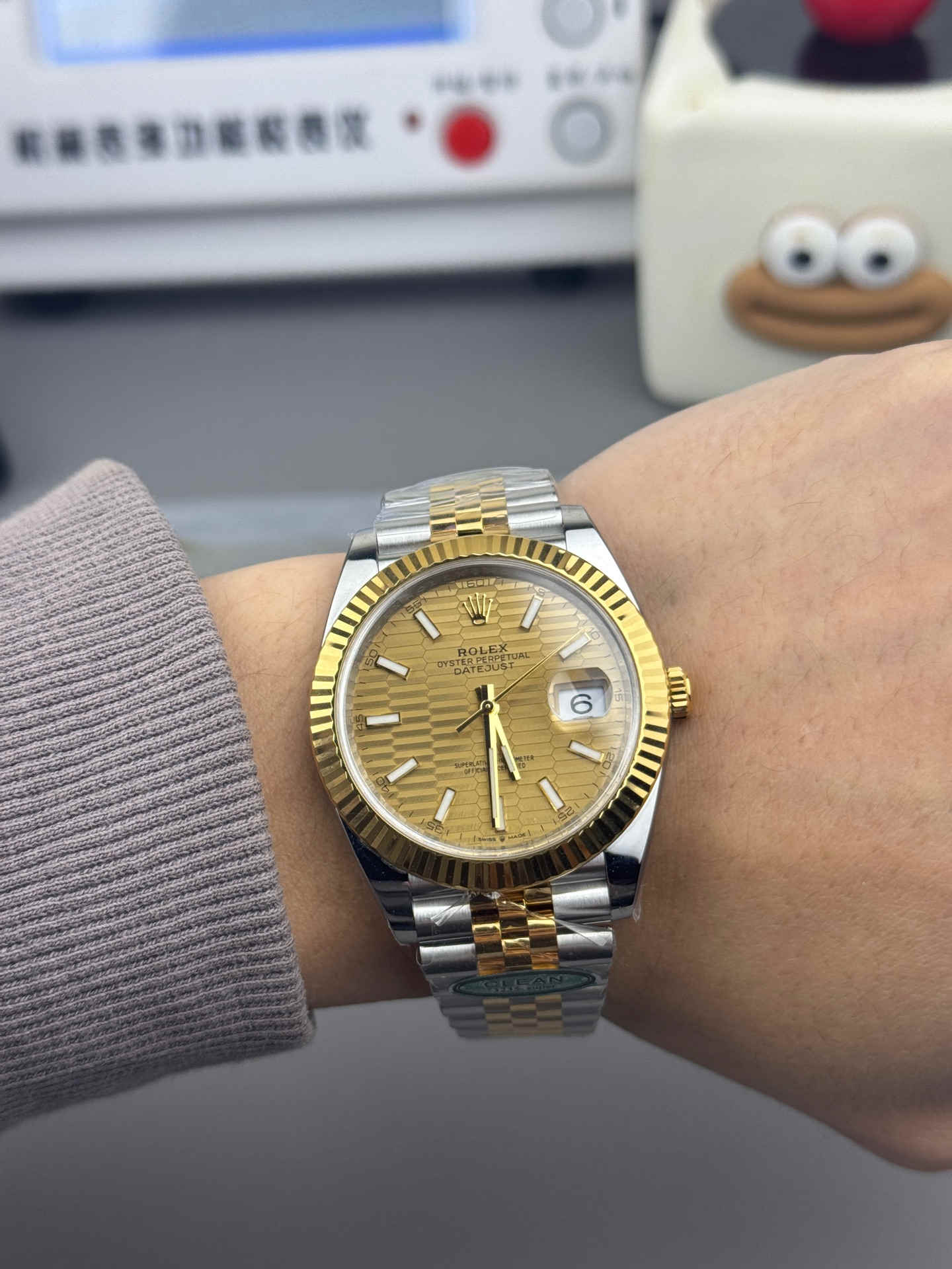 What is the difference between top 1:1 super clone watches providers? What is the difference between top 1:1 super clone watches providers?