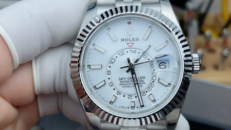 Rolex Sky-Dweller 42mm 1:1 Replica – White Dial Jubilee Bracelet - Image 3
