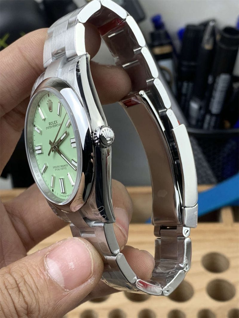 VS Factory Oyster Perpetual 41 M134300-0006 Green Dial Replica – Avocado Green, 904L Steel - Image 3