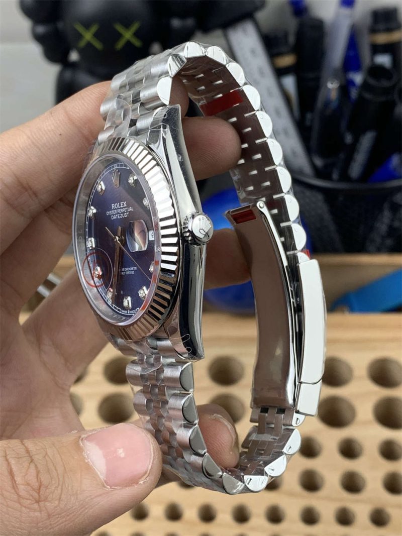 VS Factory Datejust 41 126334 Blue Diamond Dial Replica - Image 3