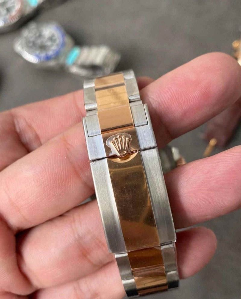 Clean Factory GMT Master II CHNR 3285 – Premium CHNR Two-Tone Bezel GMT Replica Watch GMT-Master II 126711CHNR - Image 4