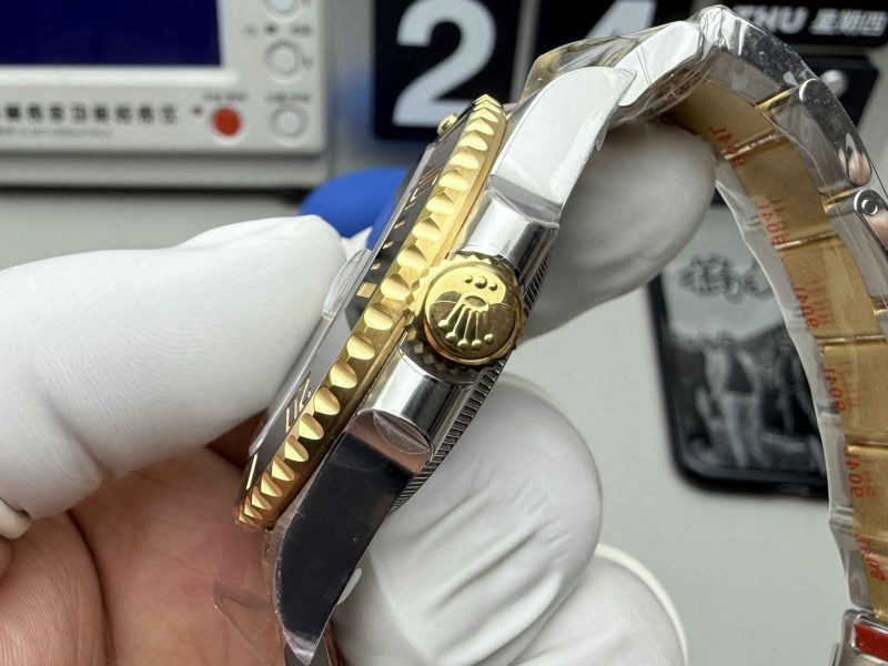 Clean Factory Rolex Submariner 116613LN Two-Tone Black Dial Replica - Image 4