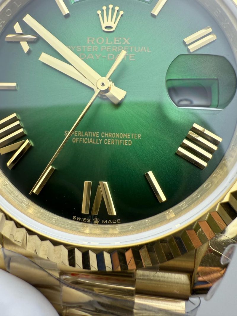 Rolex Day Date Green 40mm Full-Weight Replica – Rose Gold President Bracelet - Image 4