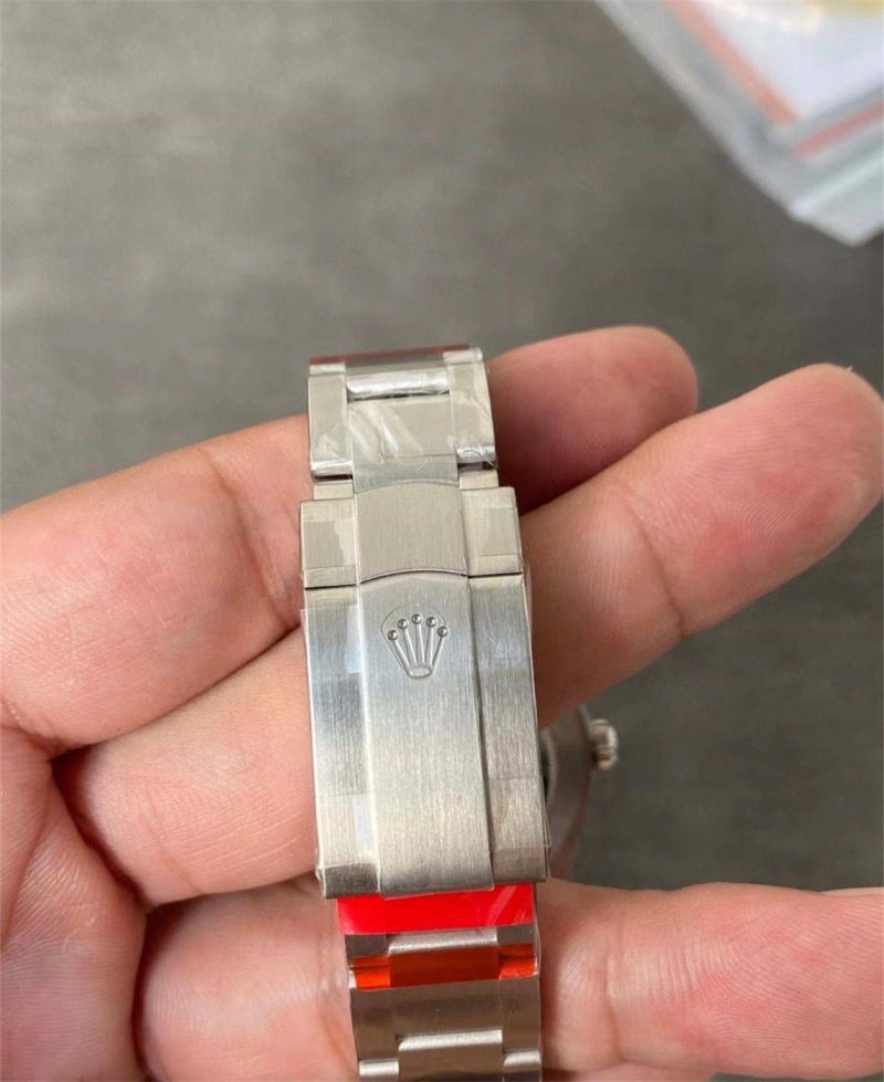 VS Factory Rolex Oyster Perpetual 41 Silver Dial Replica M124300-0001 - Image 4