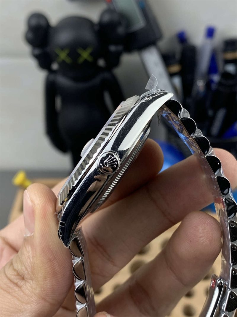 VS Factory Datejust 41 126334 Blue Diamond Dial Replica - Image 4