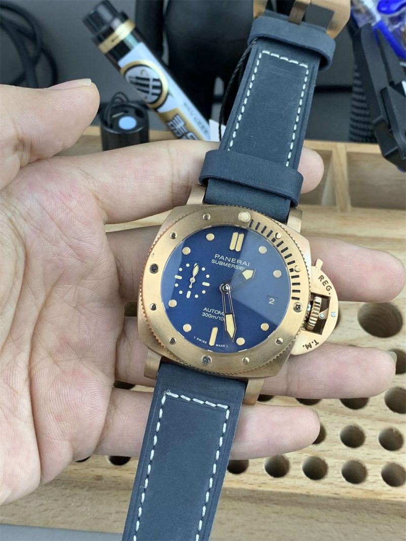Panerai PAM01074 Replica – VS Factory Submersible Bronzo 42mm Blue Dial - Image 4