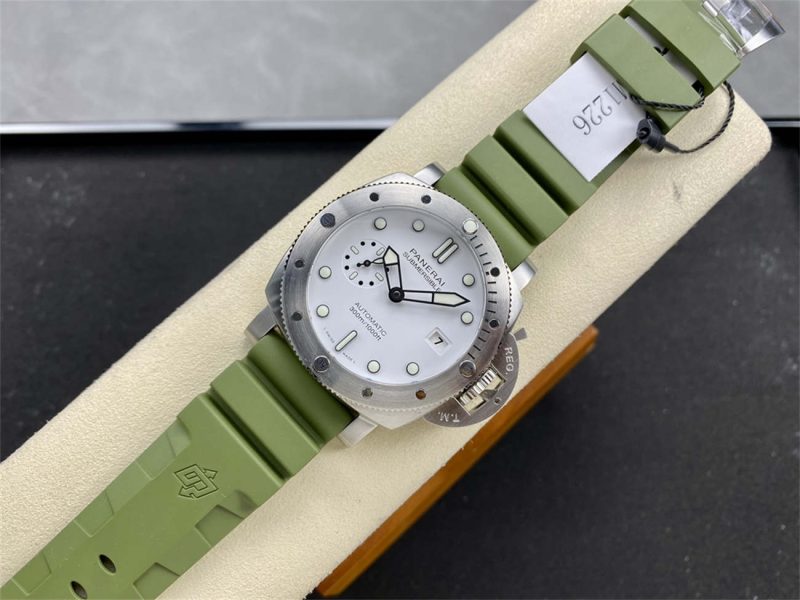 VS Factory Panerai Submersible PAM1226 QuarantaQuattro Replica (White Dial) - Image 4