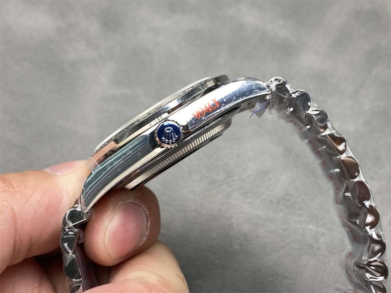 QF Factory Rolex Day-Date 40mm Replica – Full-Weight Diamond Bezel, 3255 Clone - Image 5