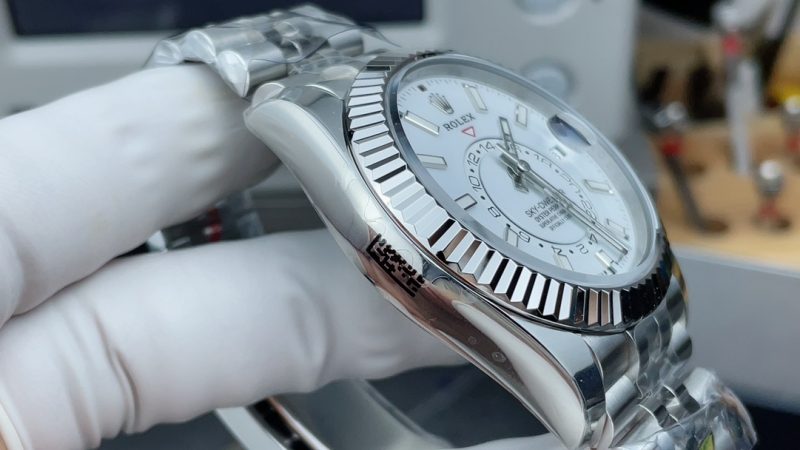 Rolex Sky-Dweller 42mm 1:1 Replica – White Dial Jubilee Bracelet - Image 5