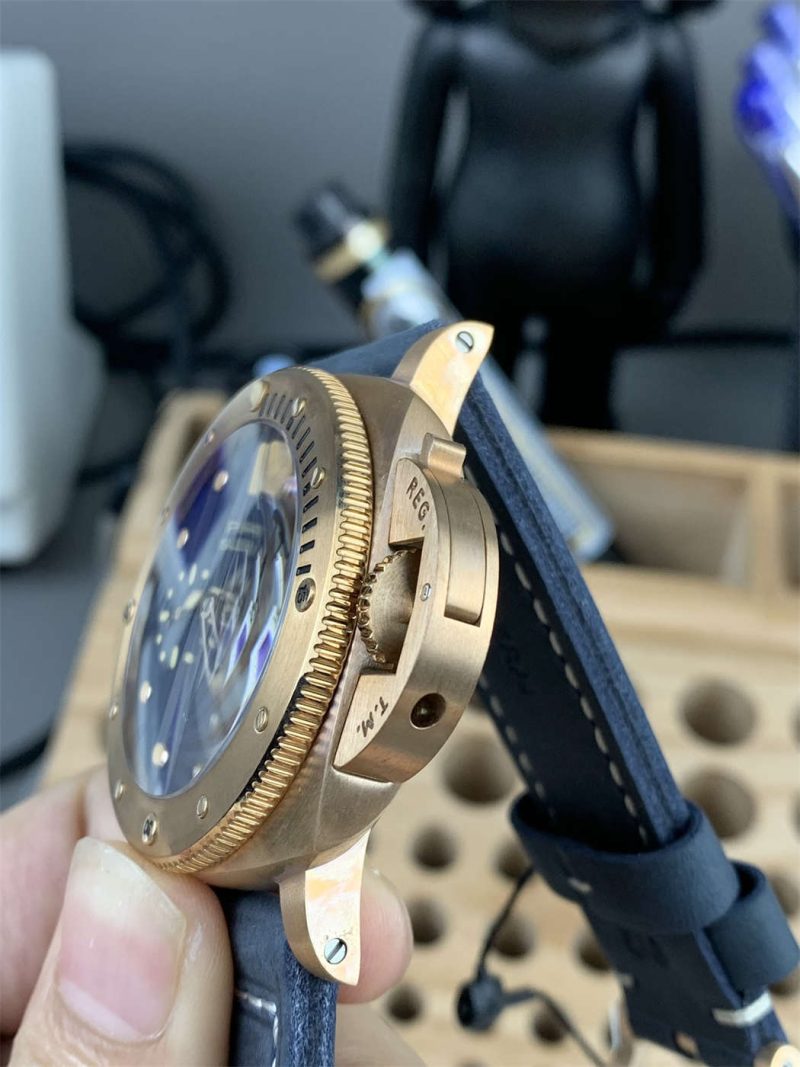 Panerai PAM01074 Replica – VS Factory Submersible Bronzo 42mm Blue Dial - Image 5