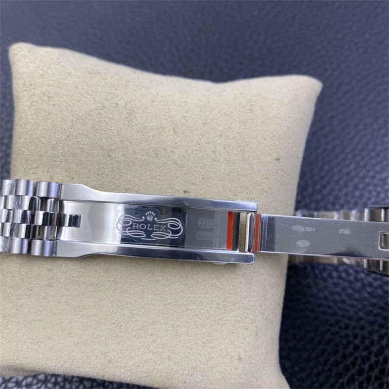 Rolex Datejust 41 Blue Roman Dial – Clean Factory Jubilee Replica Watch - Image 6