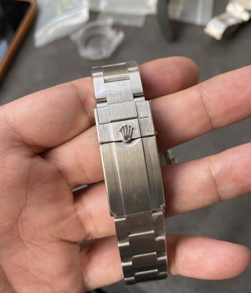 Rolex Air-King 126900 – Premium 40mm 1:1 Replica in 904L Steel - Image 7