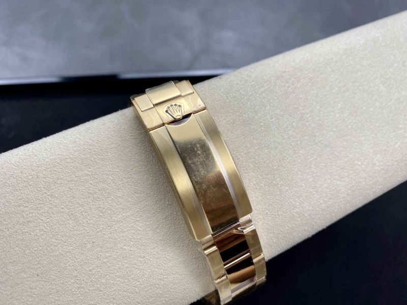 Rolex Submariner 126618LN Full Gold Black Dial 1:1 Replica - Image 7