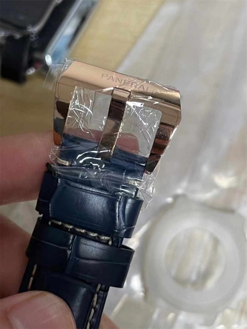VSF PAM1114 – 44mm Luminor Marina Rose Gold Blue Dial Replica - Image 7