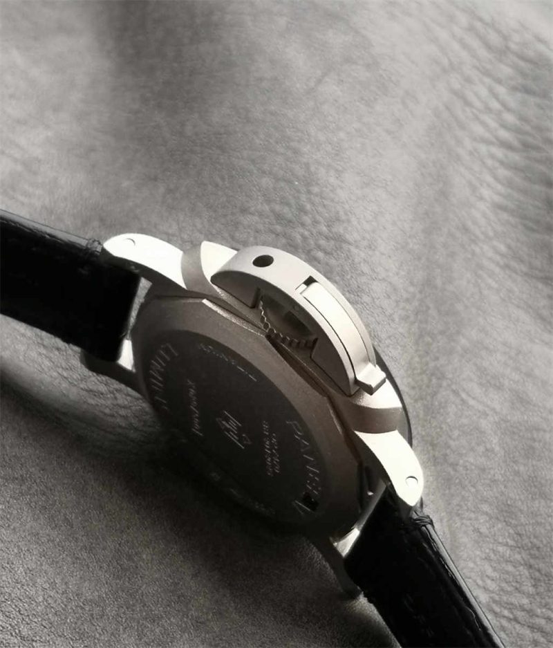 Panerai PAM01279 42mm Titanium Luminor GMT Blue Sunburst 1:1 Replica - Image 7
