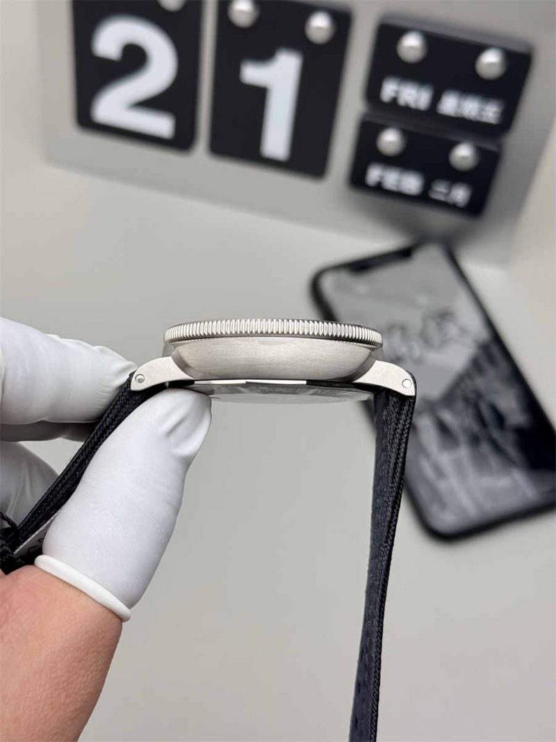 Panerai PAM984 47mm Titanium Submersible – 1:1 Replica Homage - Image 7