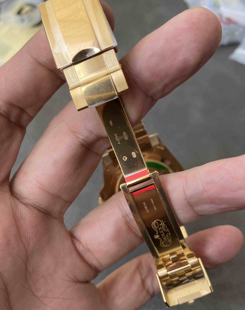 Clean Factory 126718GRNR Yellow Gold GMT-Master II Replica - Image 9