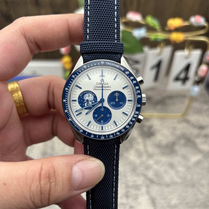 Omega Speedmaster Snoopy 310.32.42.50.02.001 1:1 Replica Silver Snoopy Manual Chronograph 42mm