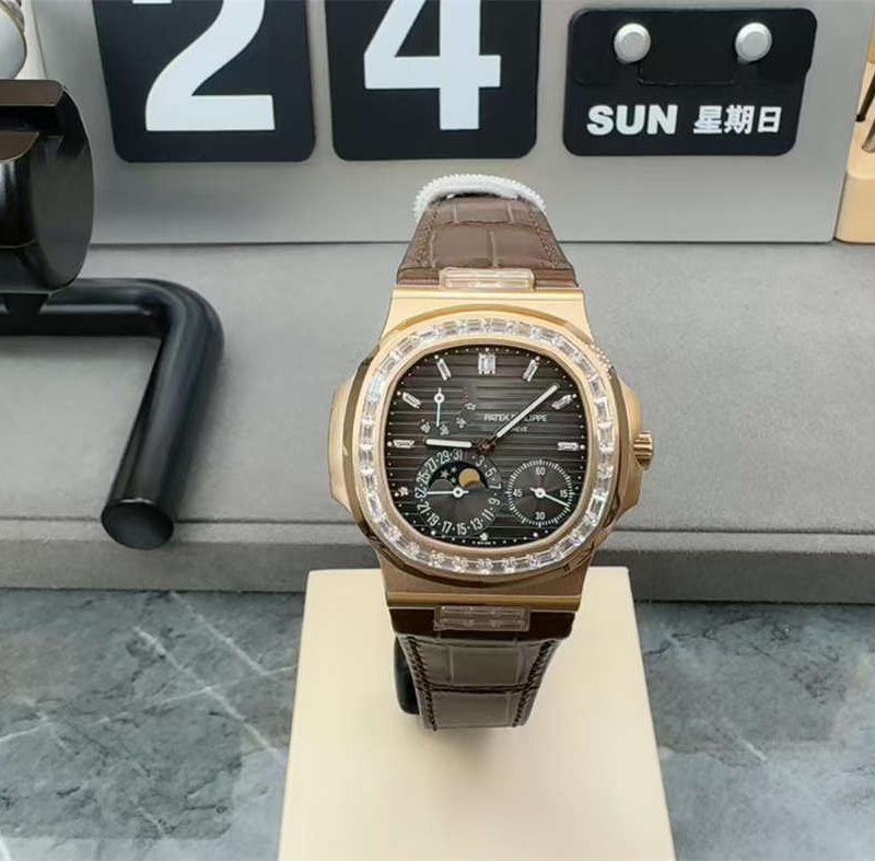 Patek Philippe Nautilus 5712GR-001 Diamond Replica – Custom PPF 1:1 Homage Watch