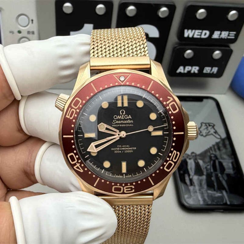 Omega Seamaster Diver 300M 007 Edition Burgundy 42mm – VS Factory 1:1 Replica Diver Watch