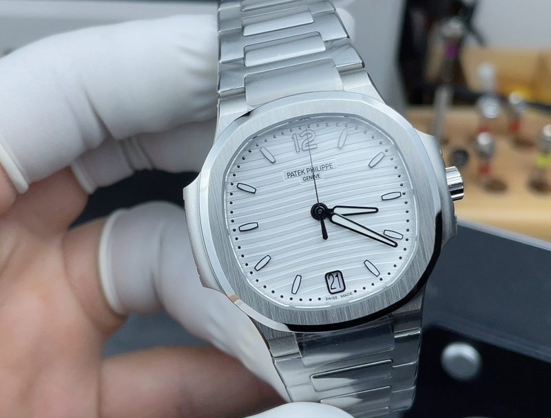 Patek Philippe Nautilus 7118/1A-010 Ladies 3K 1:1 Replica Watch