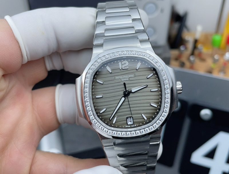 Patek Philippe Nautilus 7118 Grey Diamond Bezel Ladies 1:1 Replica Watch