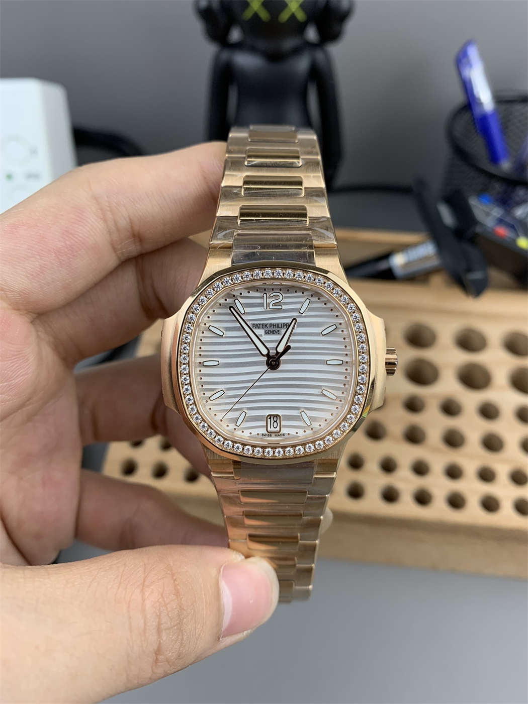 wc_upload_0001-252-1.jpg Patek Philippe Nautilus 7118/1200R Ladies 1:1 Replica in Rose Gold & Diamonds - Image 1