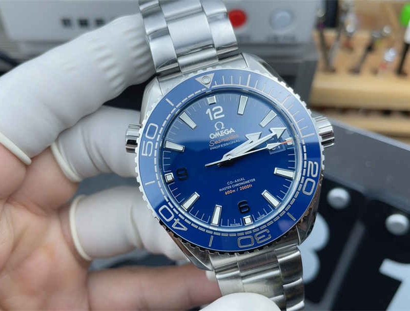 Omega Seamaster Planet Ocean 600M 215.30.44.21.03.003 Blue 43.5mm 1:1 Replica Diver Watch