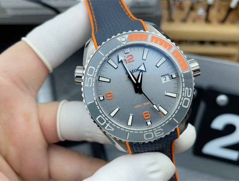 Omega Seamaster Planet Ocean 600M 215.92.44.21.99.001 43.5mm Titanium Replica