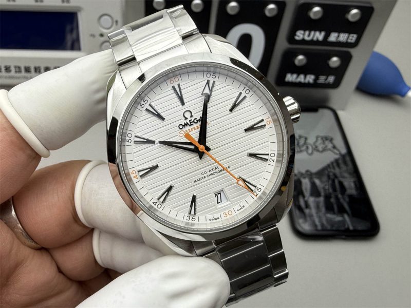 Omega Seamaster Aqua Terra 220.10.41.21.02.001 1:1 Replica Silver Dial 41mm Watch - Image 2