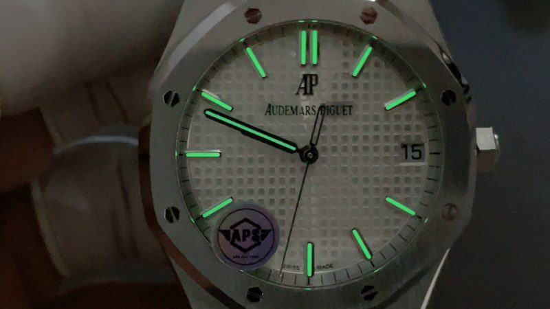 Audemars Piguet Royal Oak 15500ST.OO.1220ST.04 White Dial 41mm 1:1 Replica Watch - Image 2