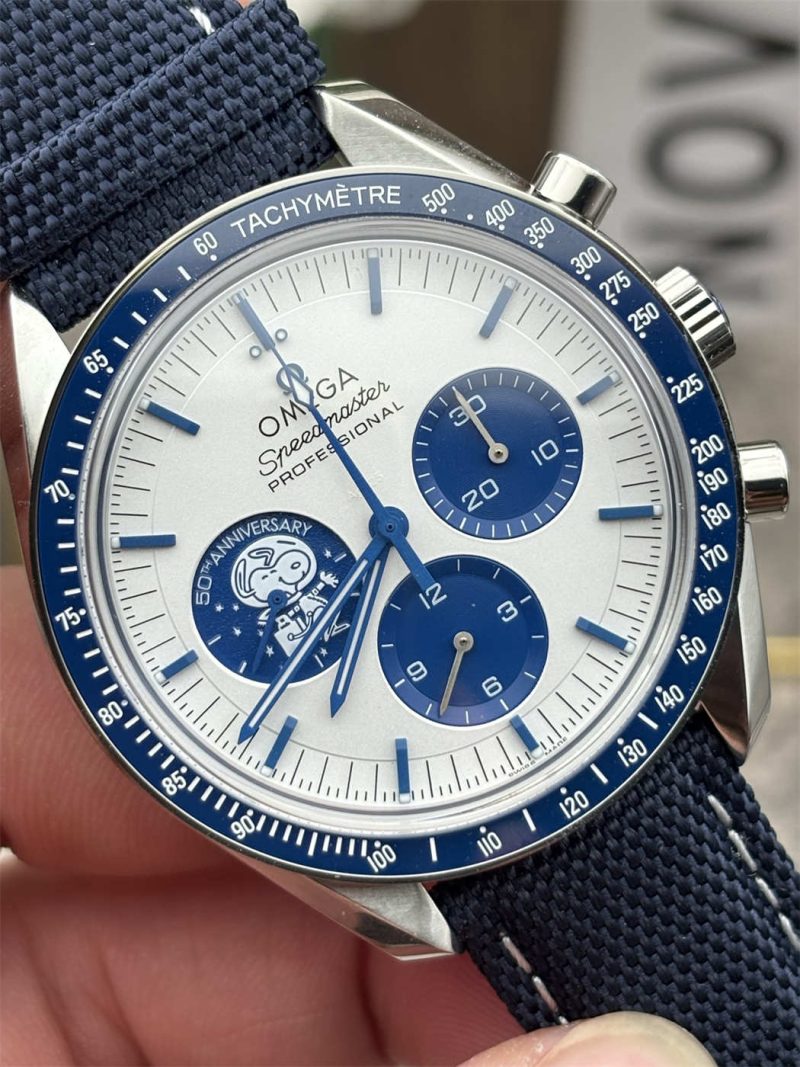 Omega Speedmaster Snoopy 310.32.42.50.02.001 1:1 Replica Silver Snoopy Manual Chronograph 42mm - Image 2