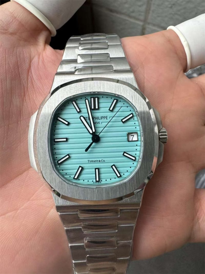 DDF Nautilus 5711/1A-018 Tiffany Blue 1:1 Patek Philippe Homage Replica - Image 2