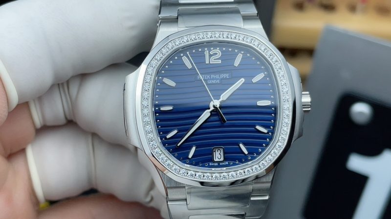 Women's Watch Nautilus 7118/1200A-001 Blue Diamond Bezel 1:1 Replica - Image 2