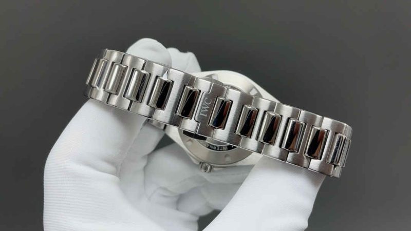 V7 IWC Ingenieur Automatic 40 IW328903 Aqua Dial 1:1 Replica - Image 2
