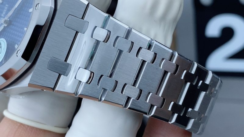 Audemars Piguet Royal Oak 15500ST.OO.1220ST.01 Blue – Premium APS 1:1 Replica Watch - Image 3