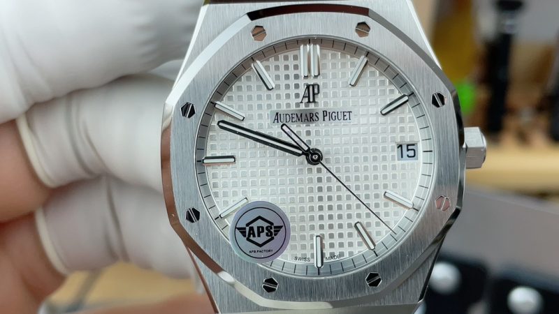 Audemars Piguet Royal Oak 15500ST.OO.1220ST.04 White Dial 41mm 1:1 Replica Watch - Image 3