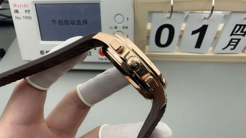 Patek Philippe Aquanaut 5968R-001 1:1 Replica Rose Gold Chronograph - Image 3