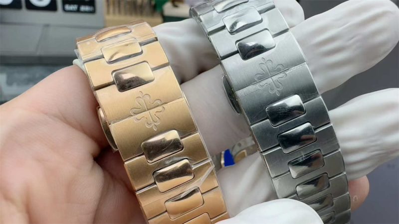 Patek Philippe Nautilus 5712/1R-001 Rose Gold Moonphase 1:1 Replica Watch - Image 3