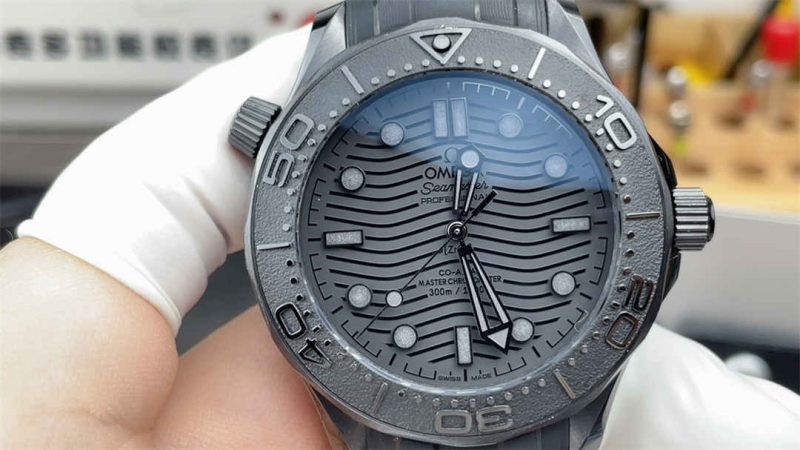 Omega Seamaster Diver 300M Black Ceramic 1:1 Replica Watch - Image 3
