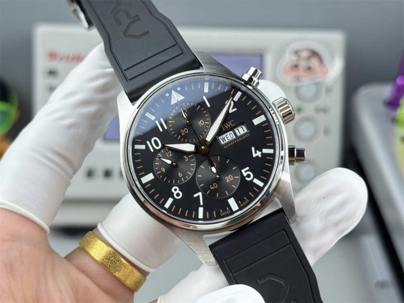 IWC Pilot Chronograph 41 IW378009 Replica – APXGP Limited Edition Style - Image 3