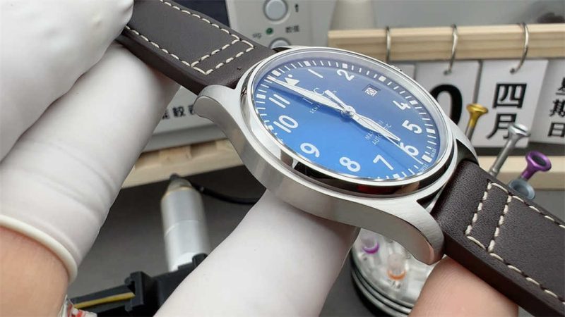 IWC Mark XVIII Blue 1:1 Replica Pilot Watch – Automatic Stainless Steel - Image 3