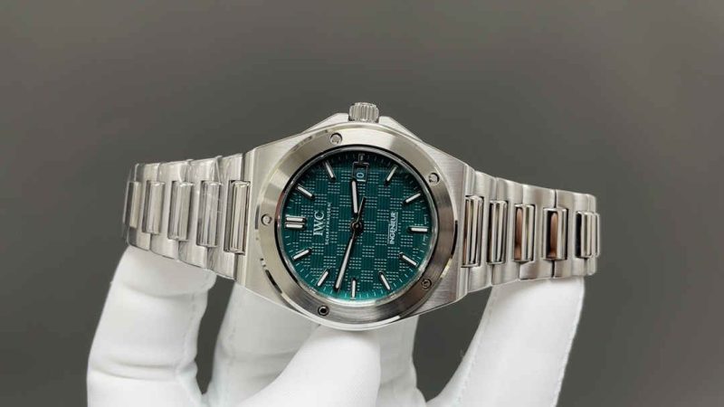 V7 IWC Ingenieur Automatic 40 IW328903 Aqua Dial 1:1 Replica - Image 3