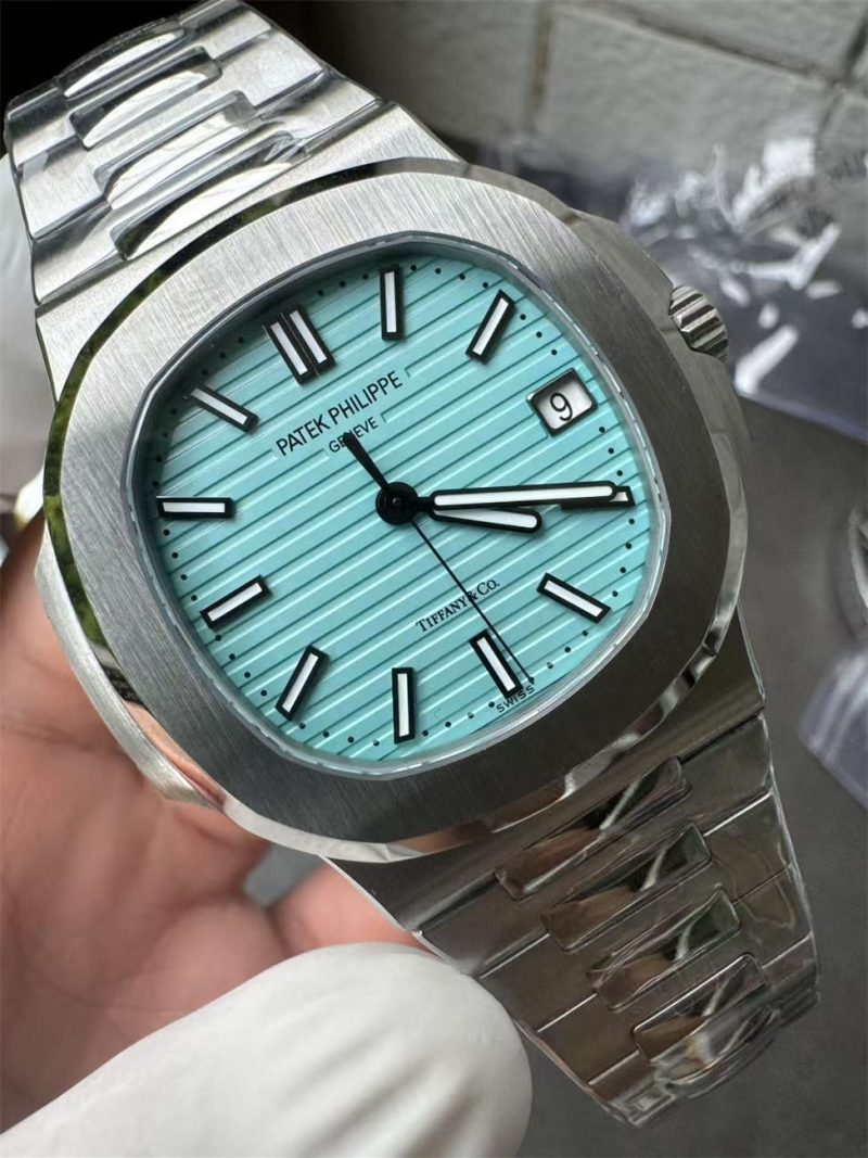 DDF Nautilus 5711/1A-018 Tiffany Blue 1:1 Patek Philippe Homage Replica - Image 4