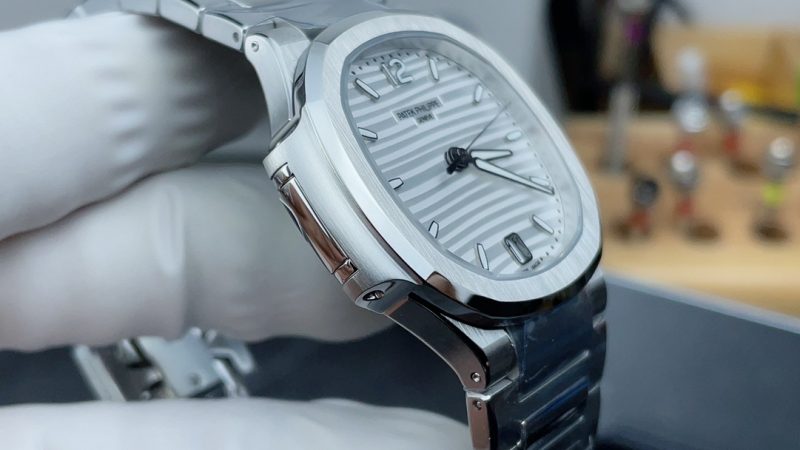 Patek Philippe Nautilus 7118/1A-010 1:1 Replica Women’s Watch - Image 4