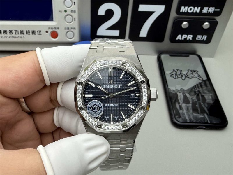 Audemars Piguet Royal Oak 15451ST.ZZ.1256ST.03 37mm Blue Dial 1:1 Replica Watch - Image 5