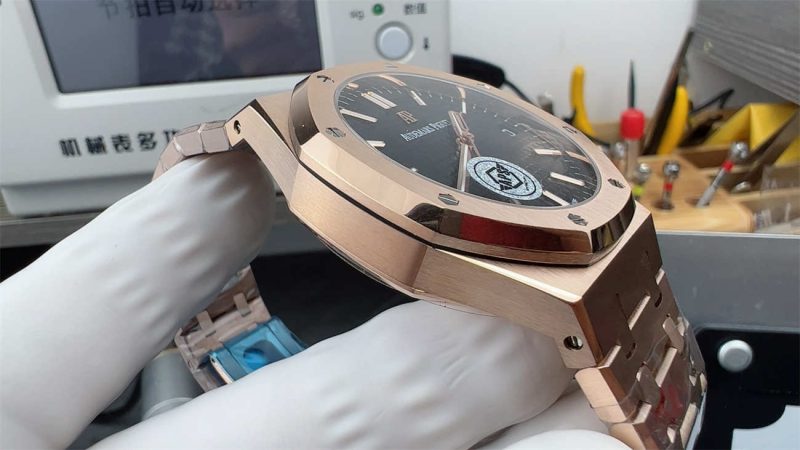 Audemars Piguet Royal Oak 15500OR.OO.1220OR.01 41mm Rose Gold 1:1 Replica Watch - Image 5